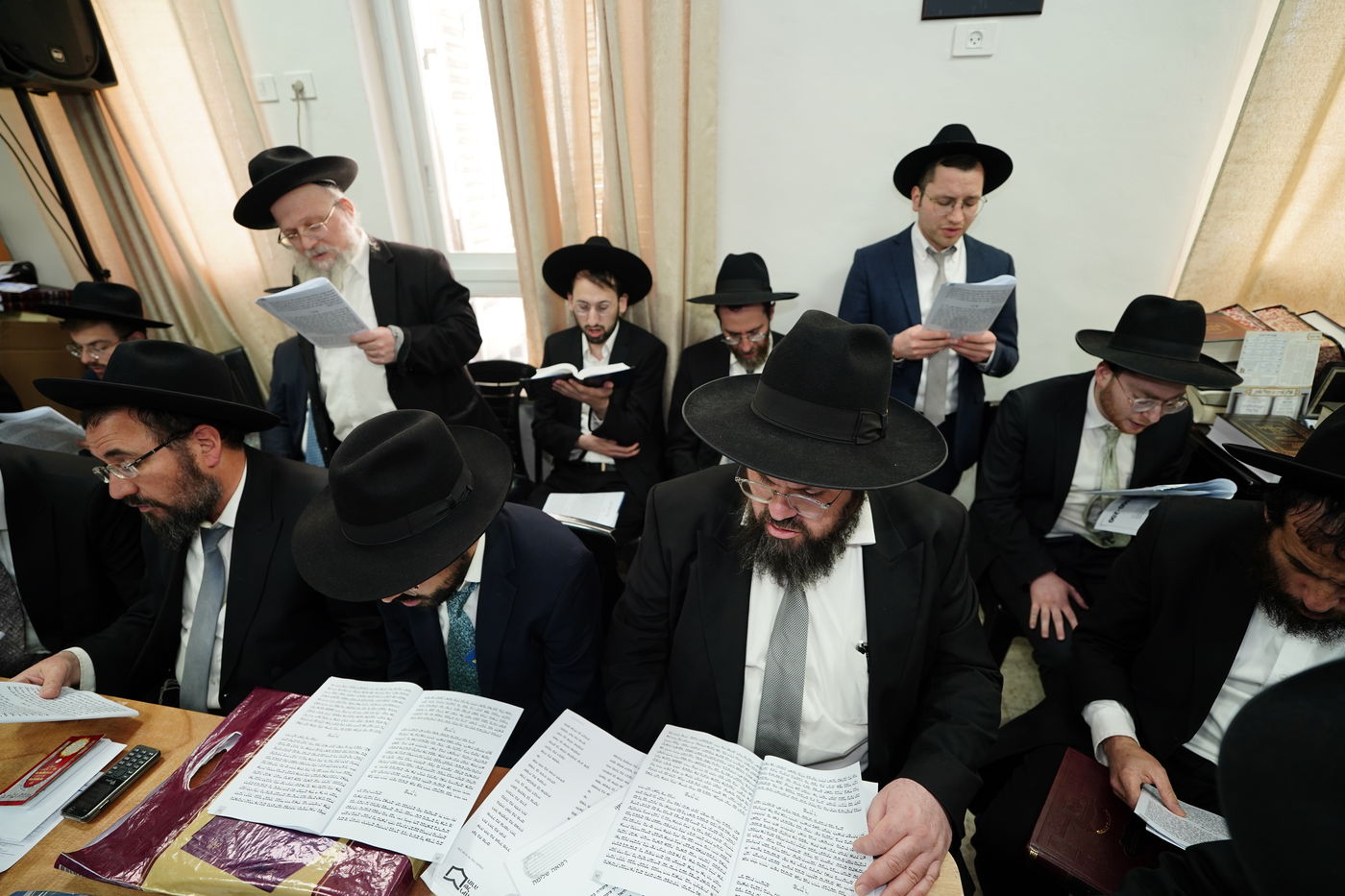 המעמד החל בסדר לימוד של רציפות הלימוד למעלה מג' שעות רצופות, כאשר בני כוללי רינה של תורה גודשים את היכלה של ישיבת מיר