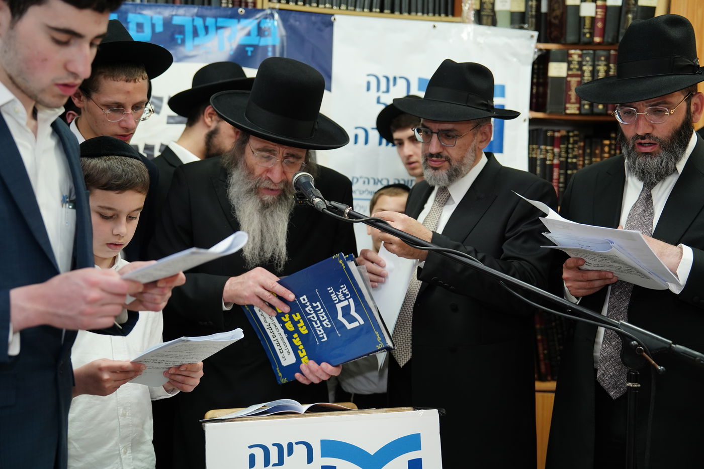 המעמד החל בסדר לימוד של רציפות הלימוד למעלה מג' שעות רצופות, כאשר בני כוללי רינה של תורה גודשים את היכלה של ישיבת מיר