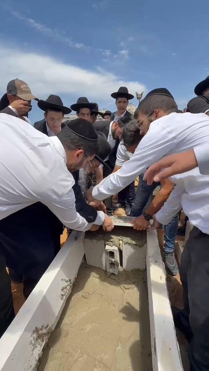 מעמד גילוי מצבה אצל הגר"מ מאזוז זצ"ל