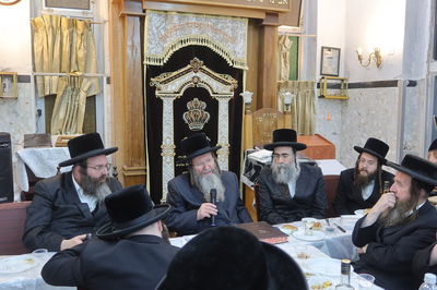 האדמו"ר מטשאקווא בסעודת הילולא 