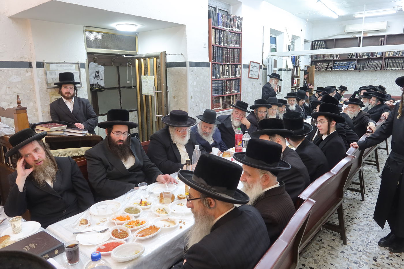 האדמו"ר מטשאקווא בסעודת הילולא 