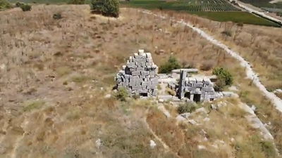 גן לאומי תל קדש - קדש נפתלי, בית מדרשו של יהושע בן נון, קבר אשר ונפתלי בני יעקב, מעיין עם בריכה