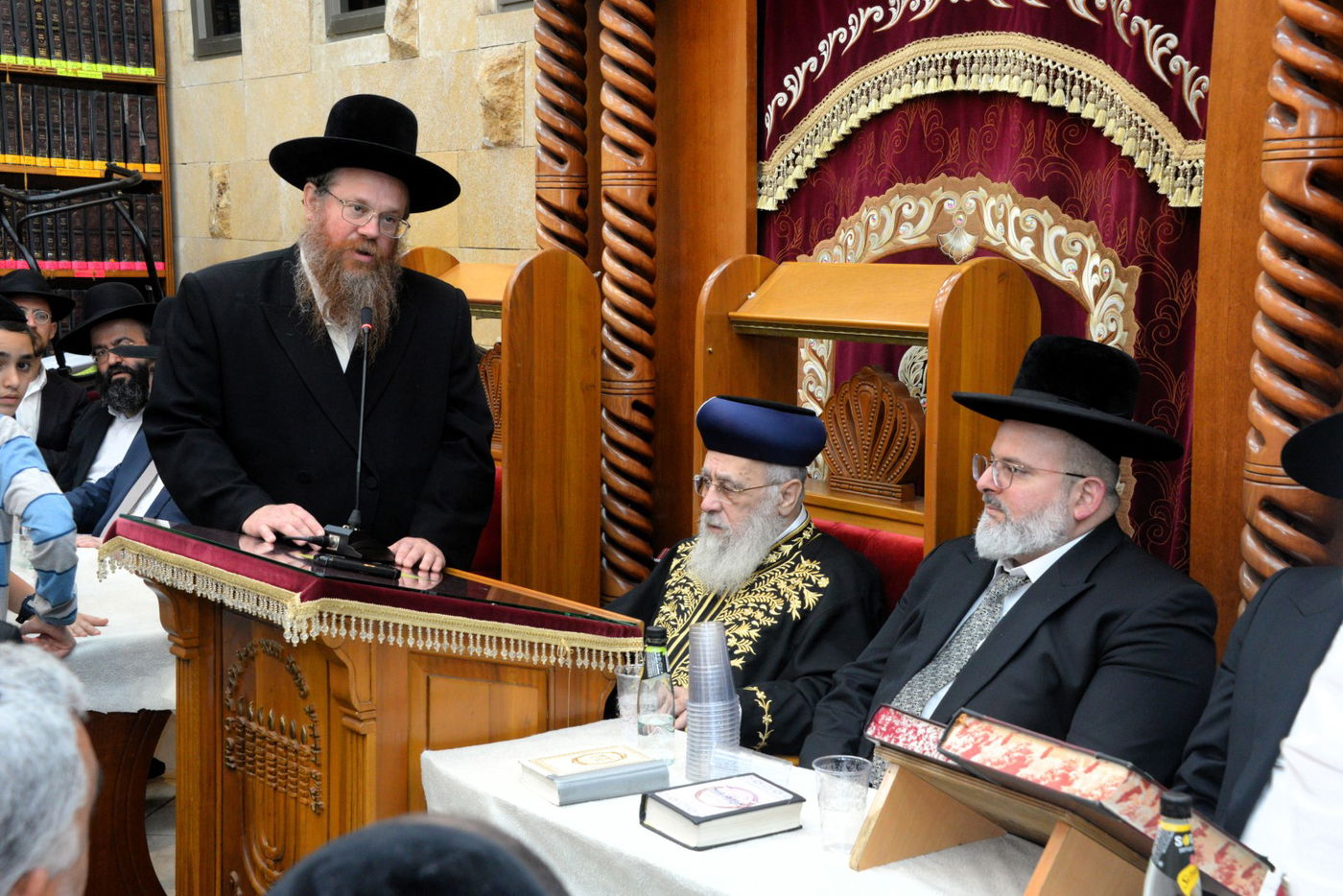 הראשל"צ הגאון רבי יצחק יוסף בשיעור בחיפה