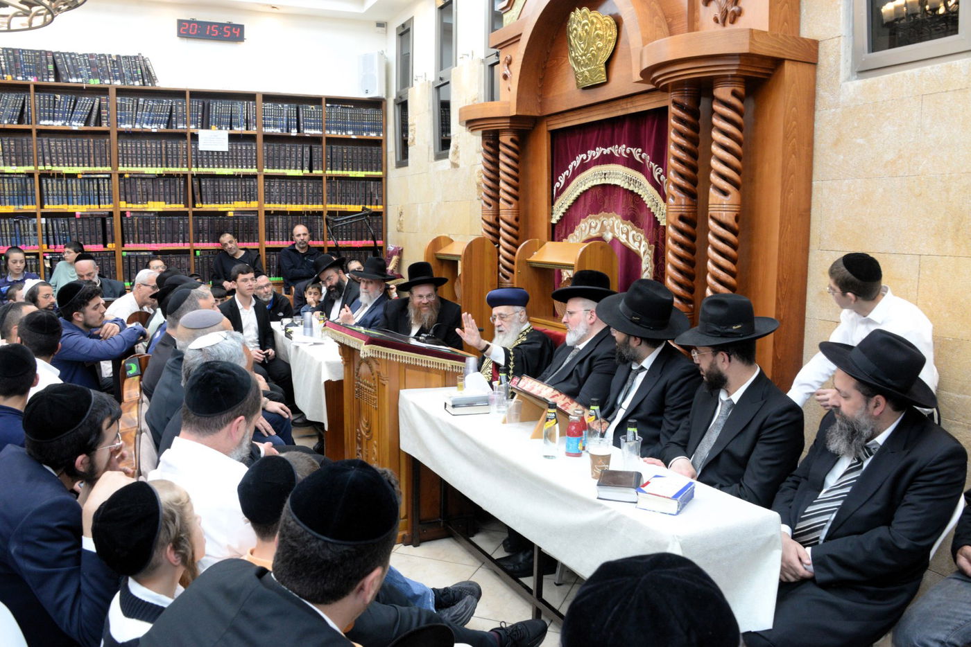 הראשל"צ הגאון רבי יצחק יוסף בשיעור בחיפה