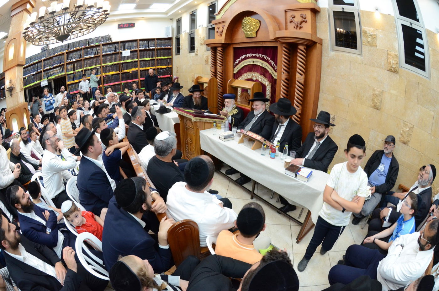הראשל"צ הגאון רבי יצחק יוסף בשיעור בחיפה
