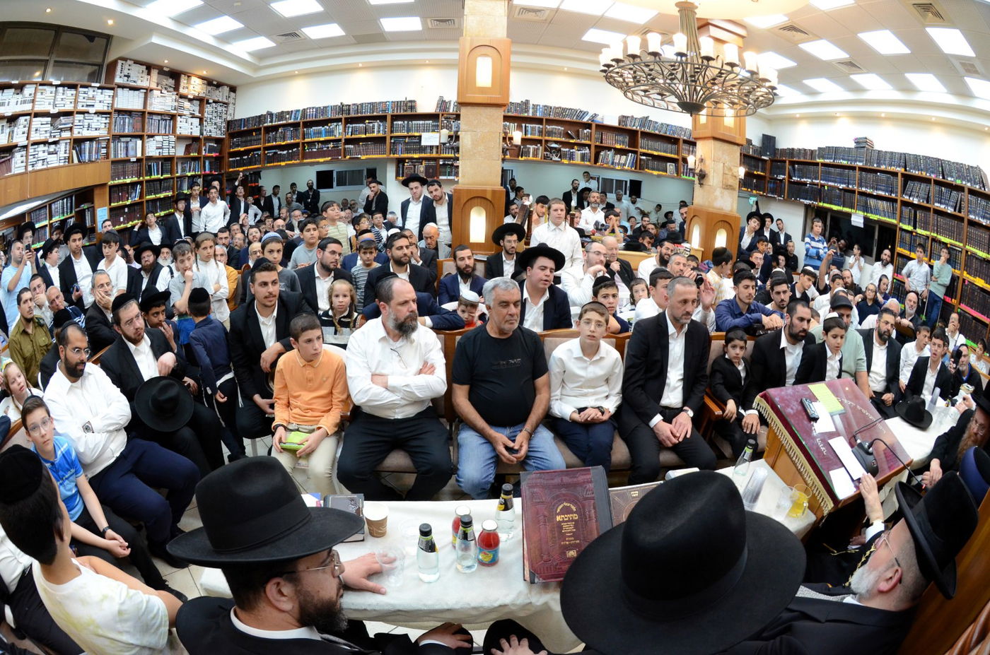 הראשל"צ הגאון רבי יצחק יוסף בשיעור בחיפה