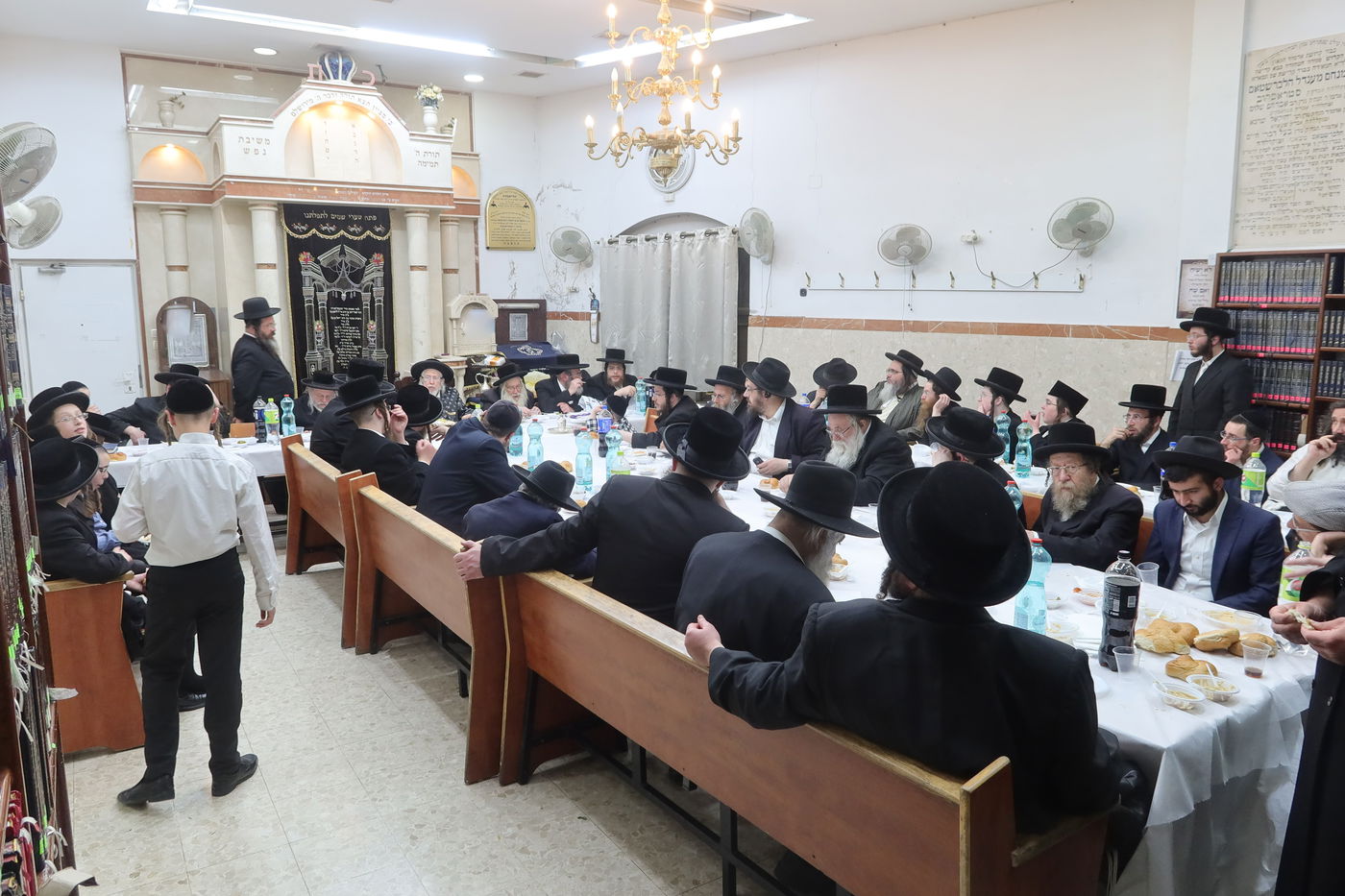 האדמו"ר מסטרופקוב בטיש הילולת ה'דברי חיים' זי"ע