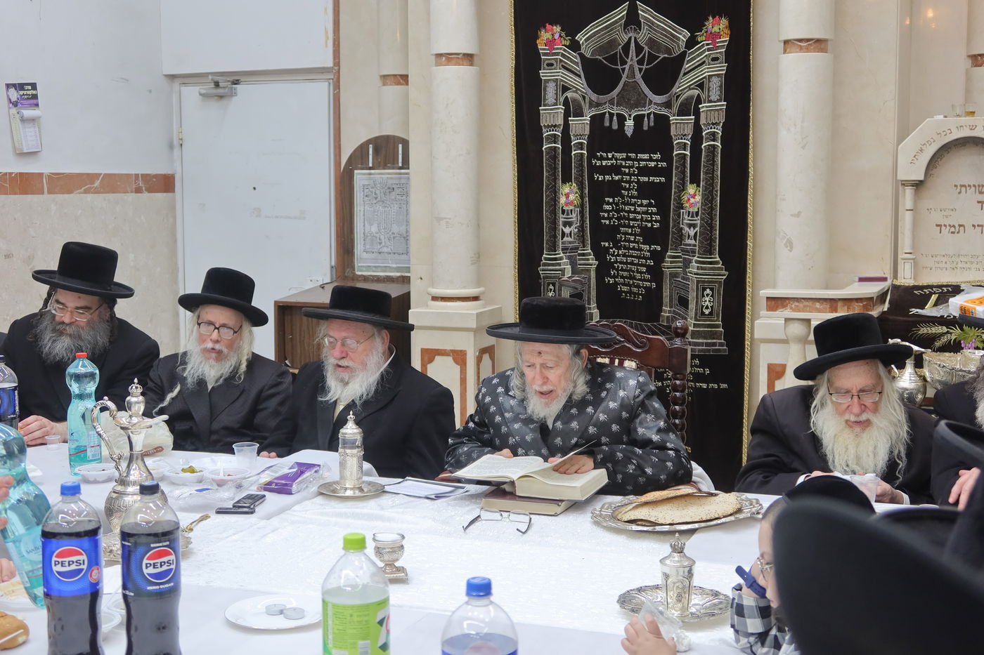 האדמו"ר מסטרופקוב בטיש הילולת ה'דברי חיים' זי"ע