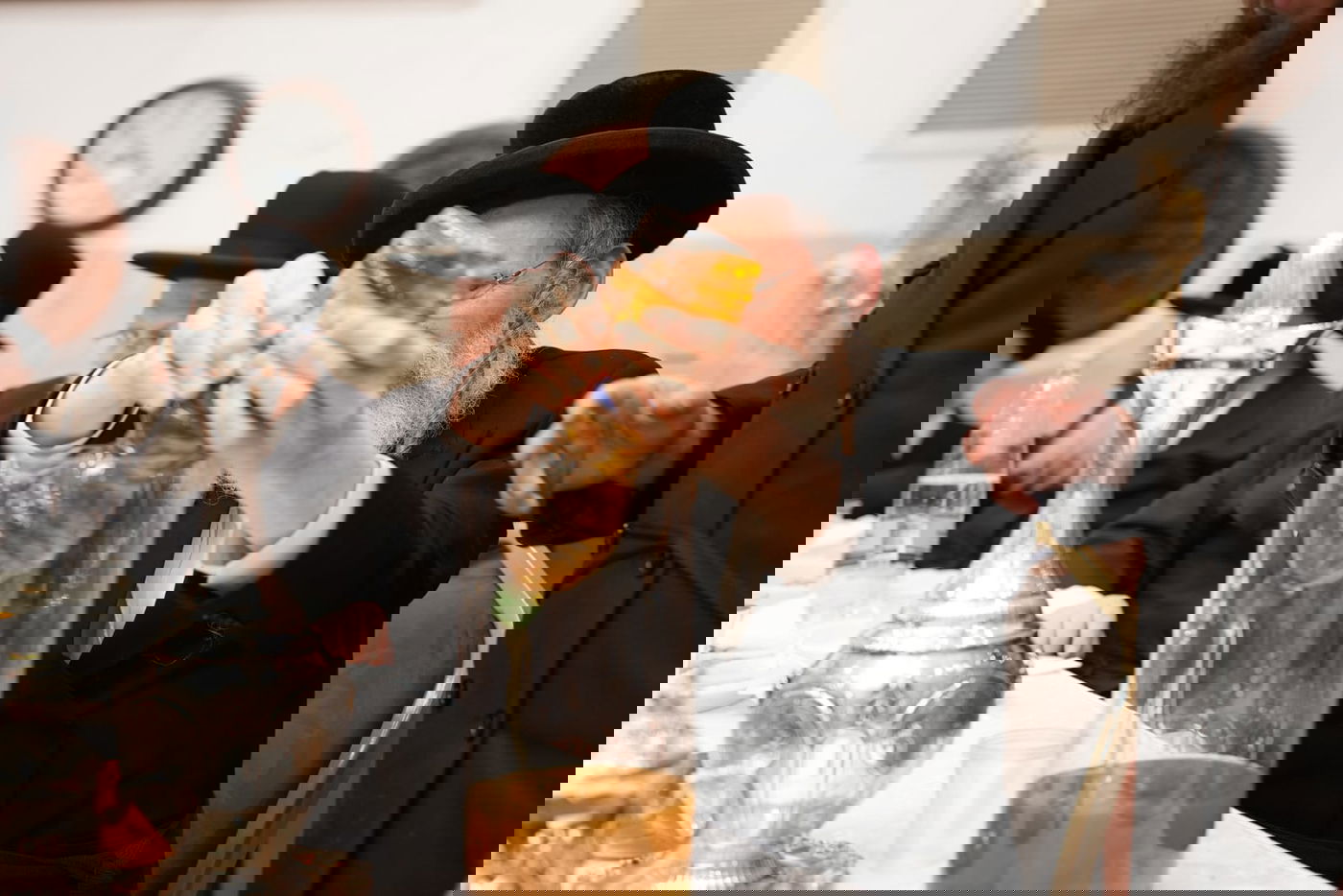 טיש הילולא בקאליב