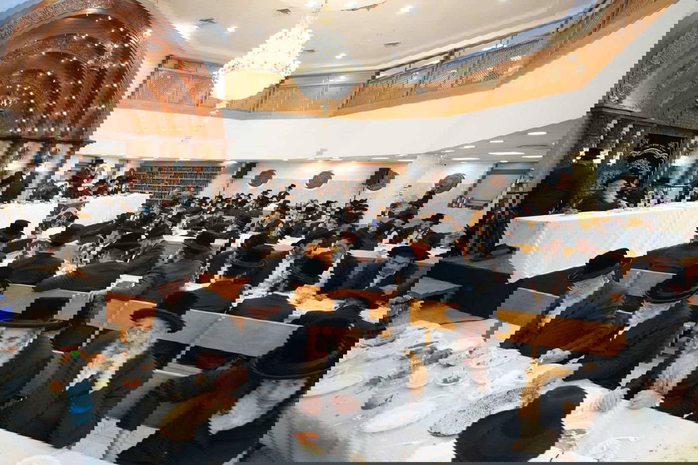 טיש הילולא בקאליב