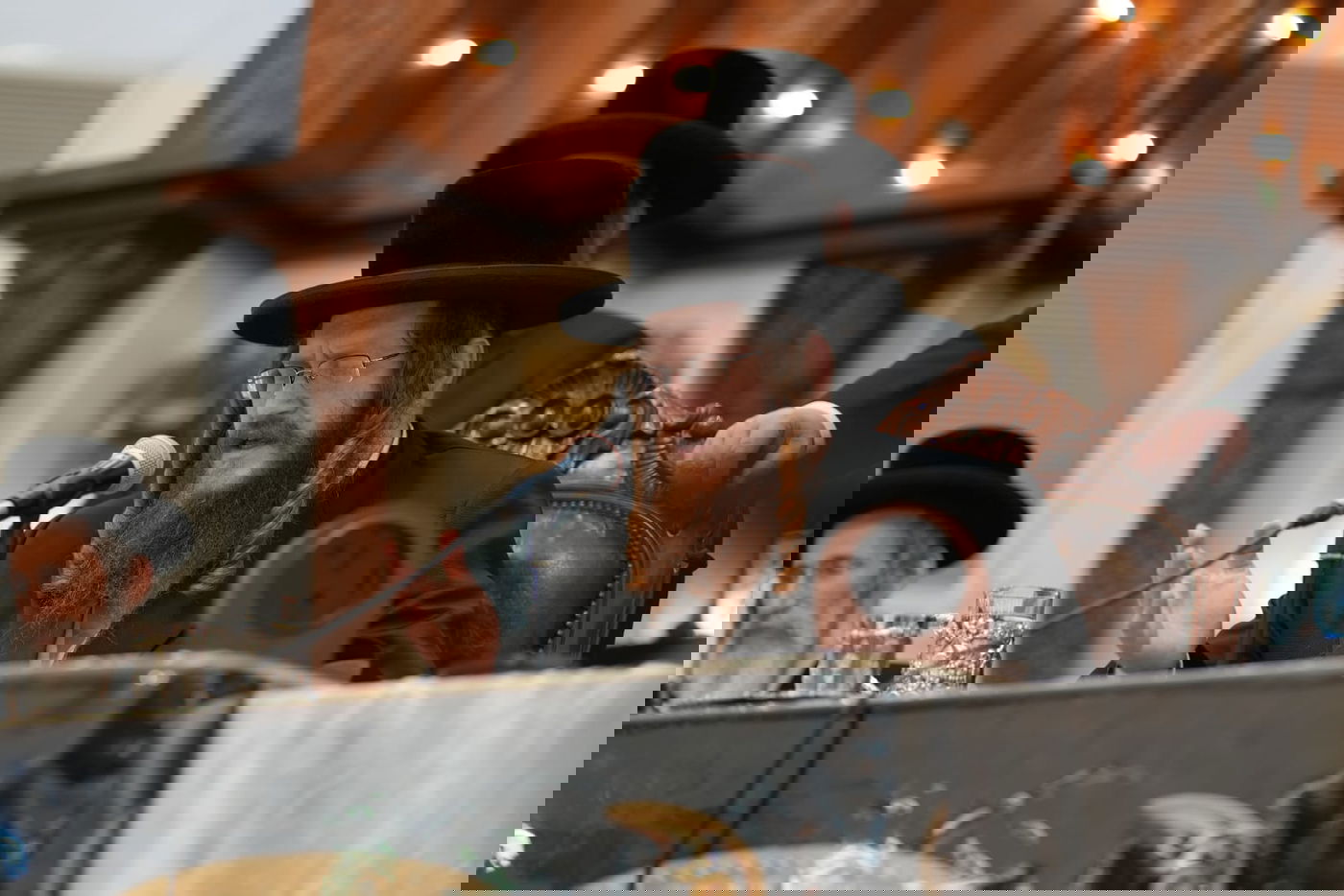 טיש הילולא בקאליב