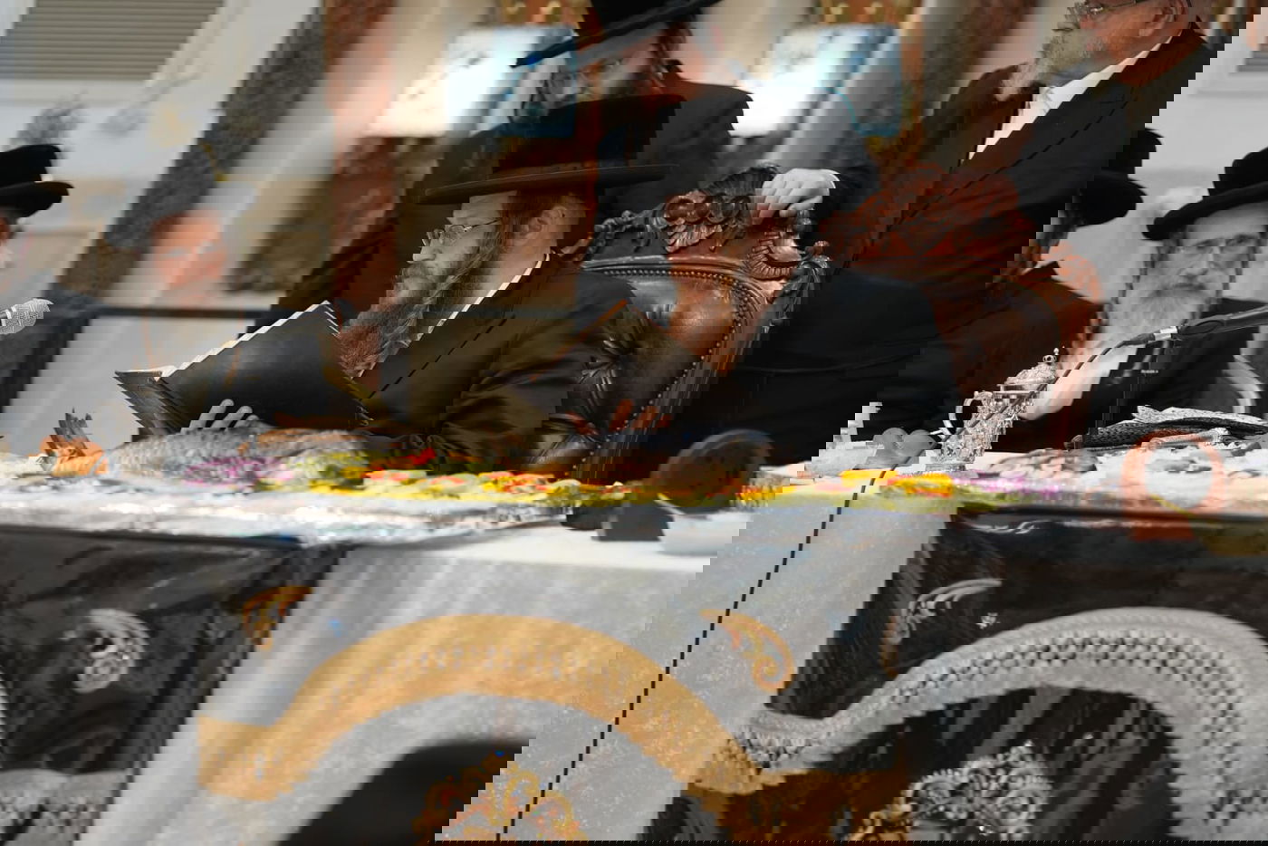 טיש הילולא בקאליב