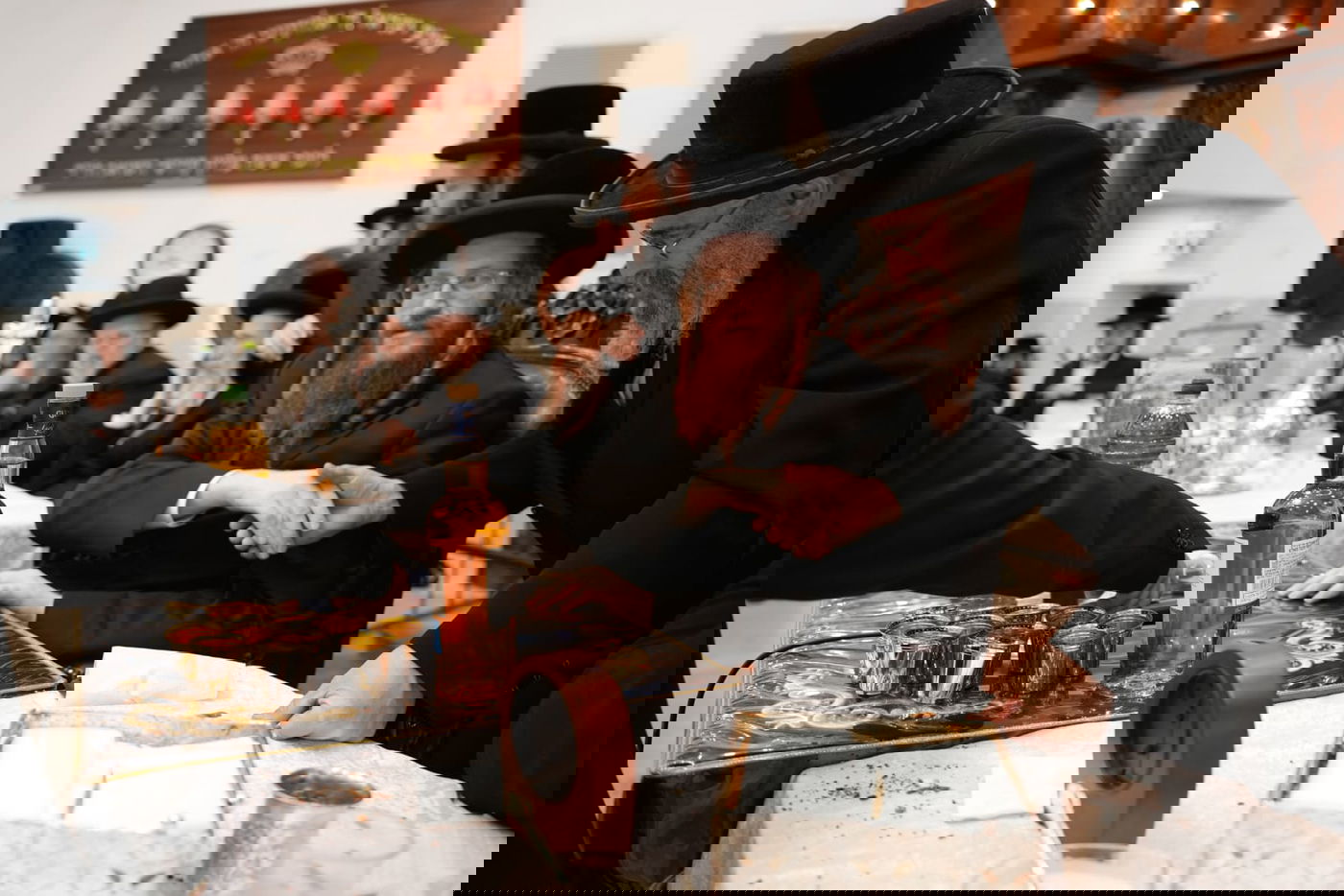 טיש הילולא בקאליב