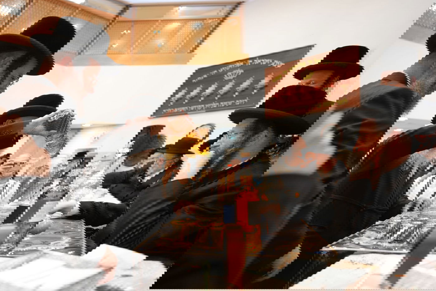 טיש הילולא בקאליב