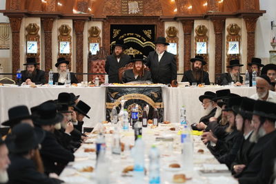 טיש הילולא בקאליב