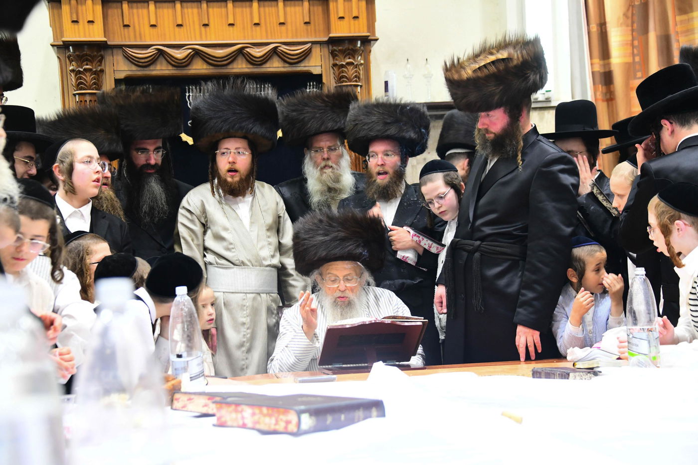 האדמו"ר מפינסק קרלין שבת בב"ב