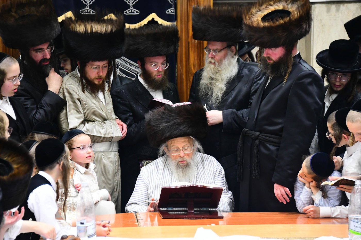 האדמו"ר מפינסק קרלין שבת בב"ב