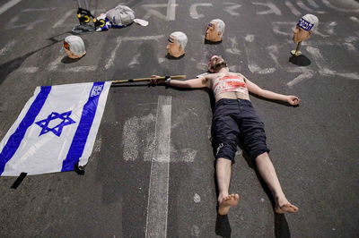 המציג האלים בתל אביב, אמש