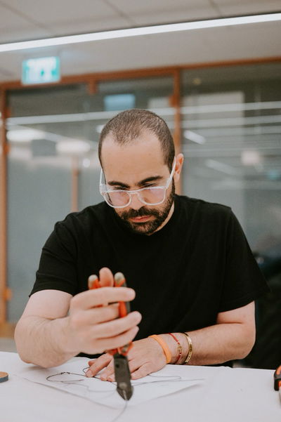 ירדן ביבס בסדנת הציור