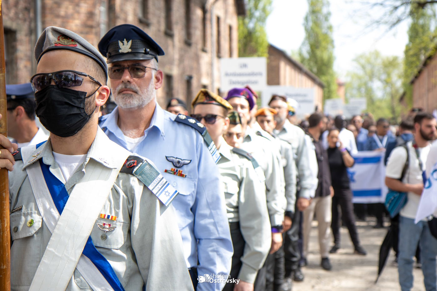 יום השואה באושוויץ
