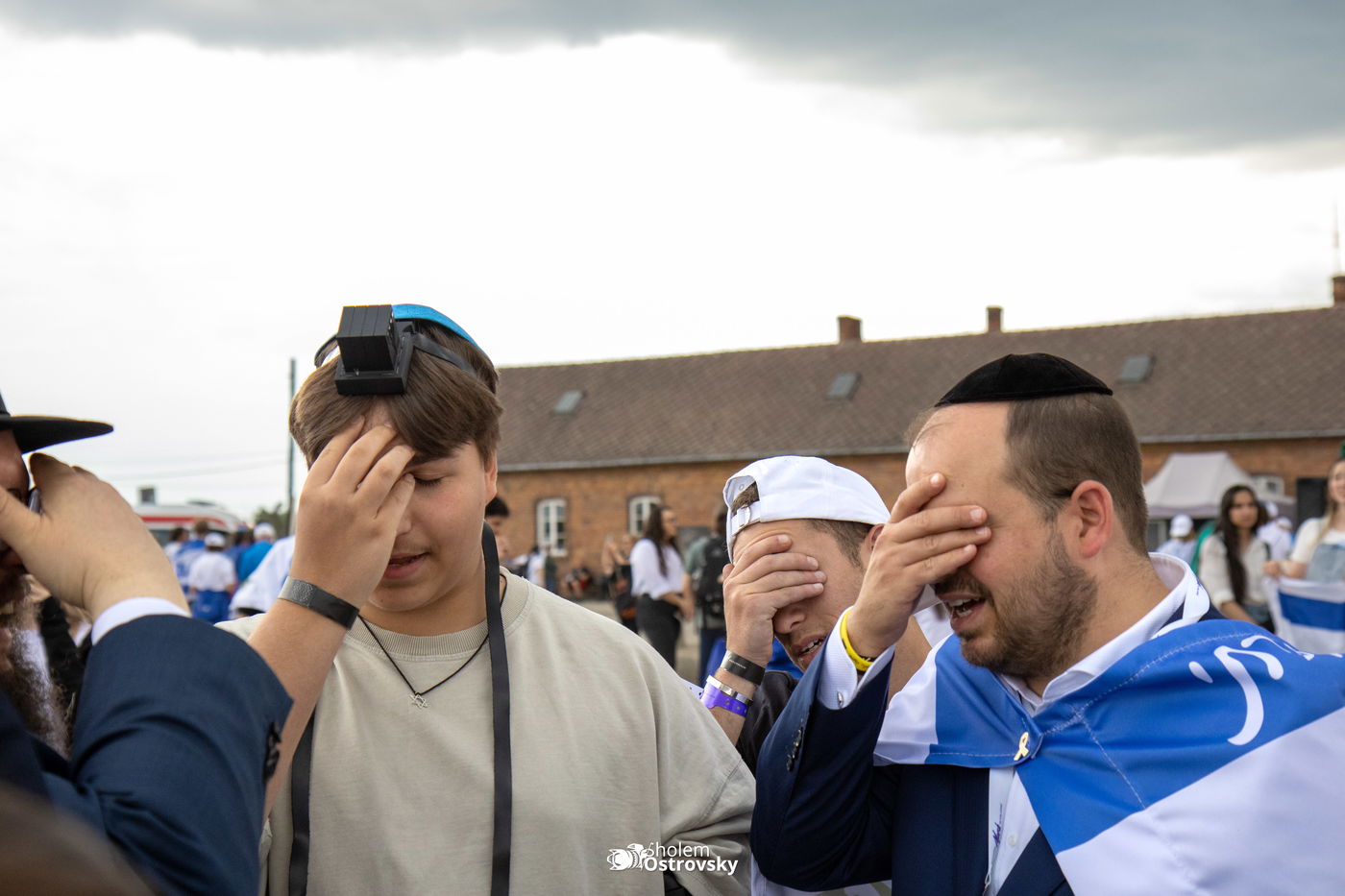 יום השואה באושוויץ