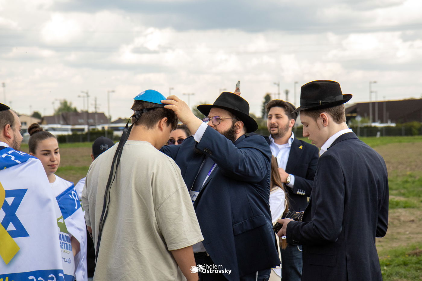 יום השואה באושוויץ