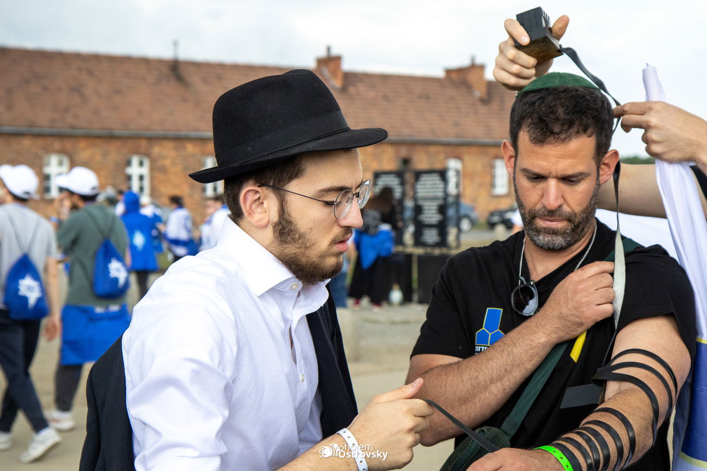 יום השואה באושוויץ