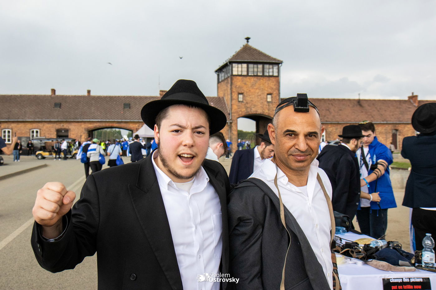 יום השואה באושוויץ