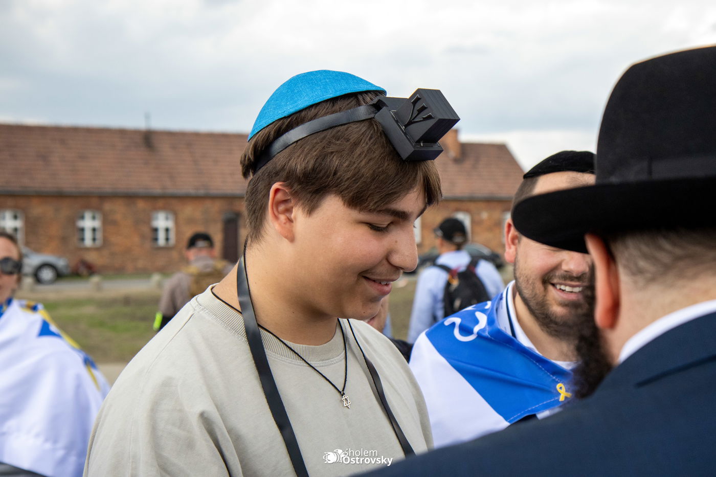 יום השואה באושוויץ