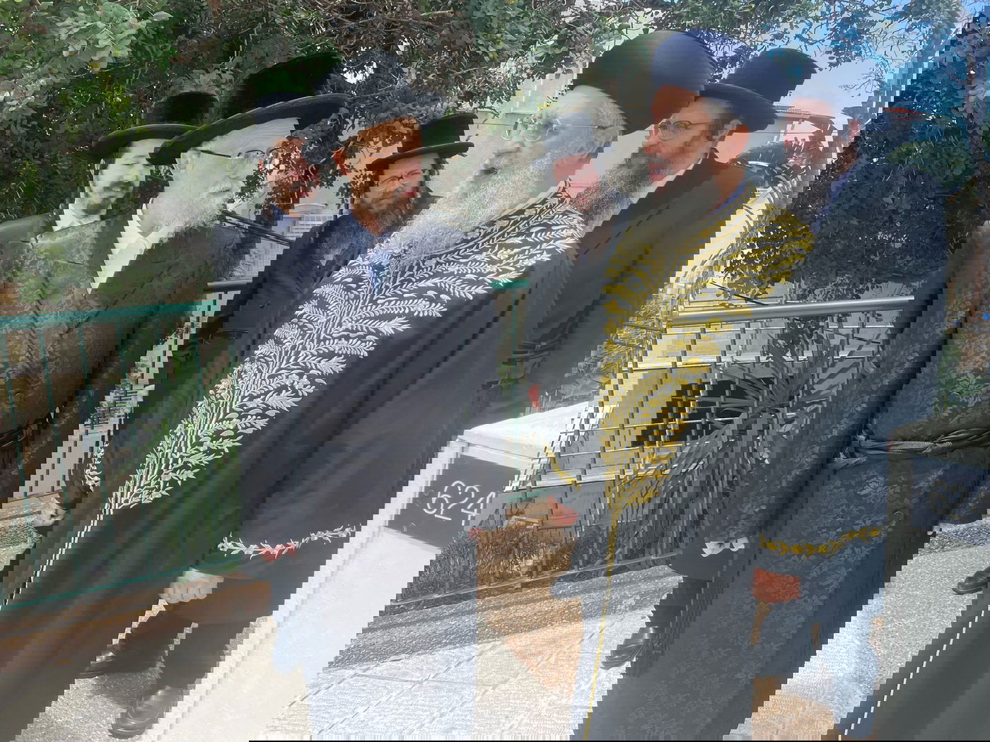 הראשל"צ הגאון רבי דוד יוסף בביקור אצל האדמו"ר מסערט ויז'ניץ