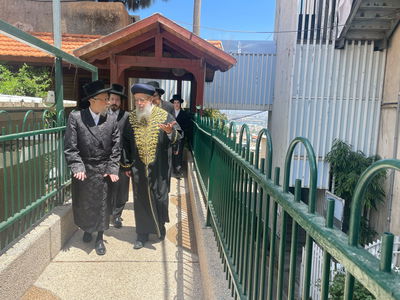 הראשל"צ הגאון רבי דוד יוסף בביקור אצל האדמו"ר מסערט ויז'ניץ