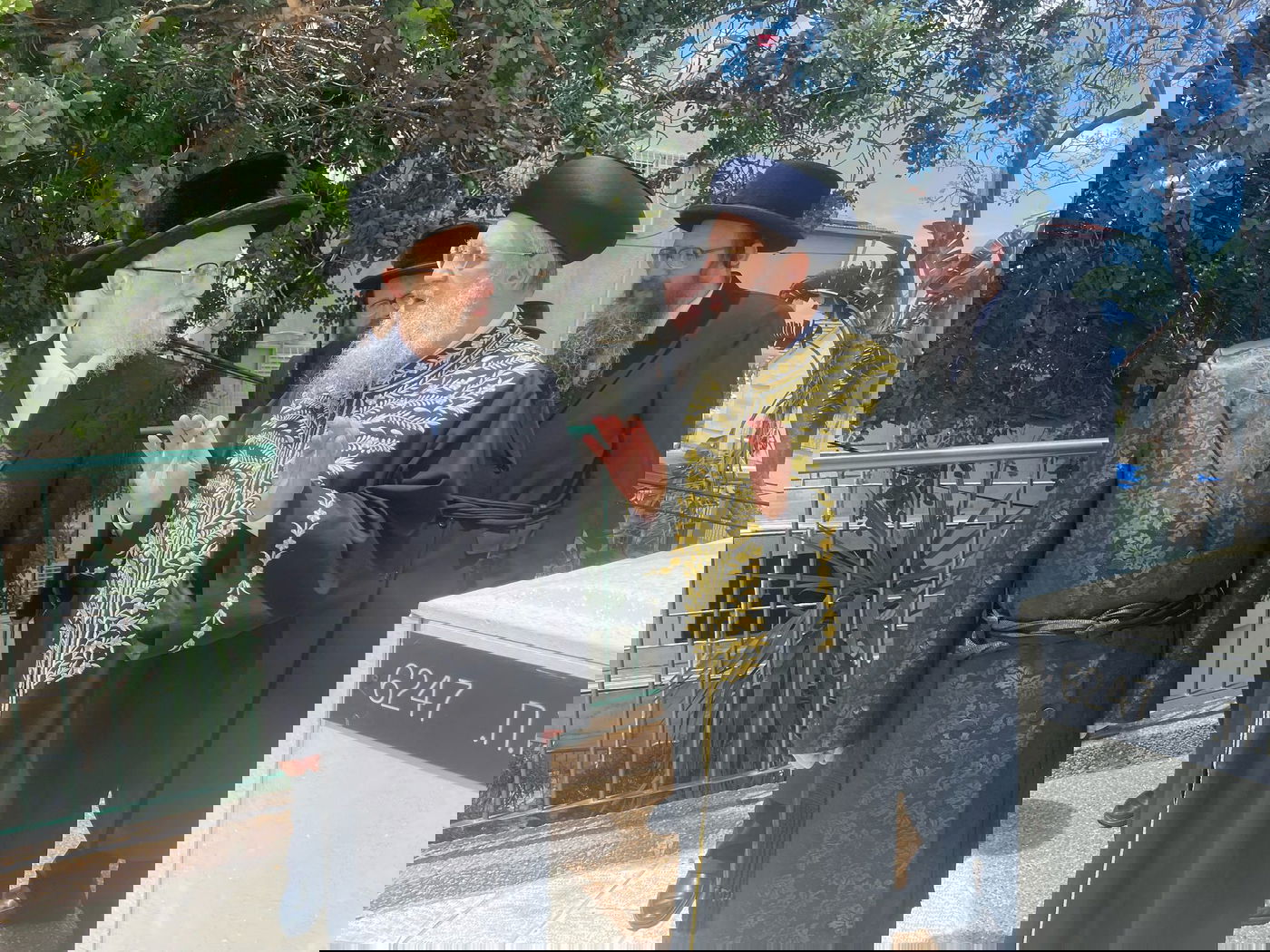 הראשל"צ הגאון רבי דוד יוסף בביקור אצל האדמו"ר מסערט ויז'ניץ