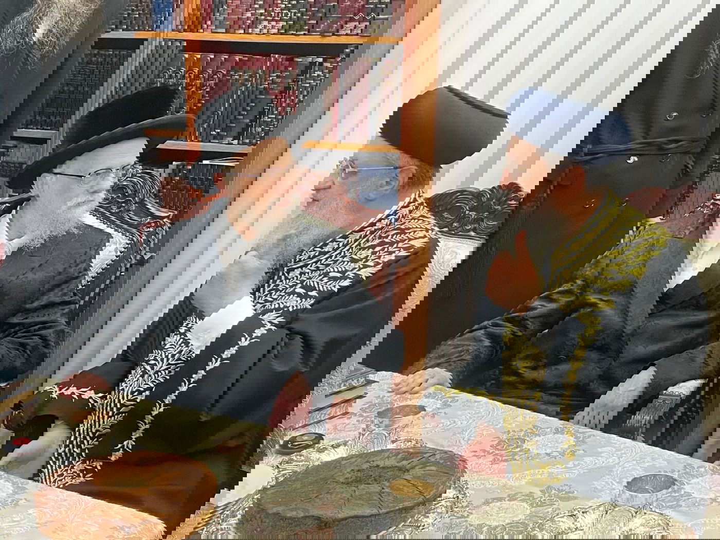 הראשל"צ הגאון רבי דוד יוסף בביקור אצל האדמו"ר מסערט ויז'ניץ