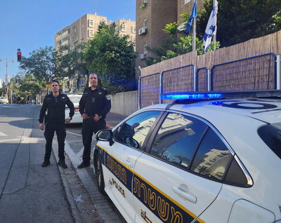 שוטרים בפעולה