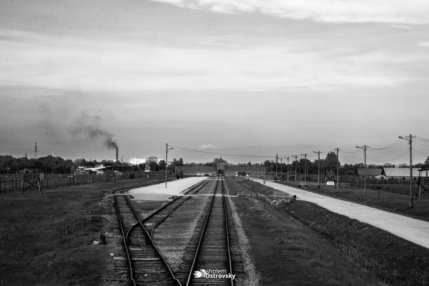 יום השואה באושוויץ