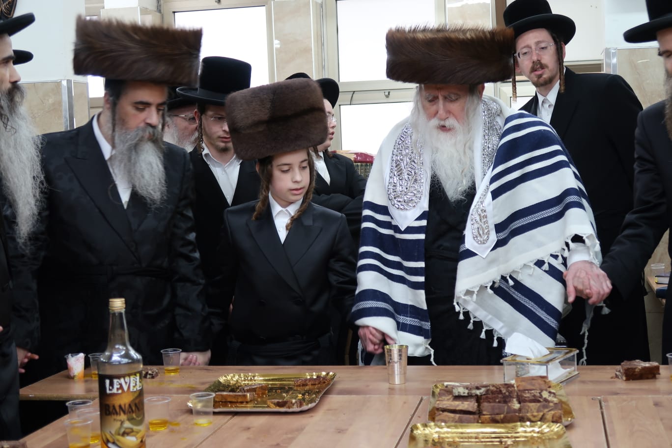 שמחת בר מצווה לנכד האדמו"ר ממכנובקא בעלזא