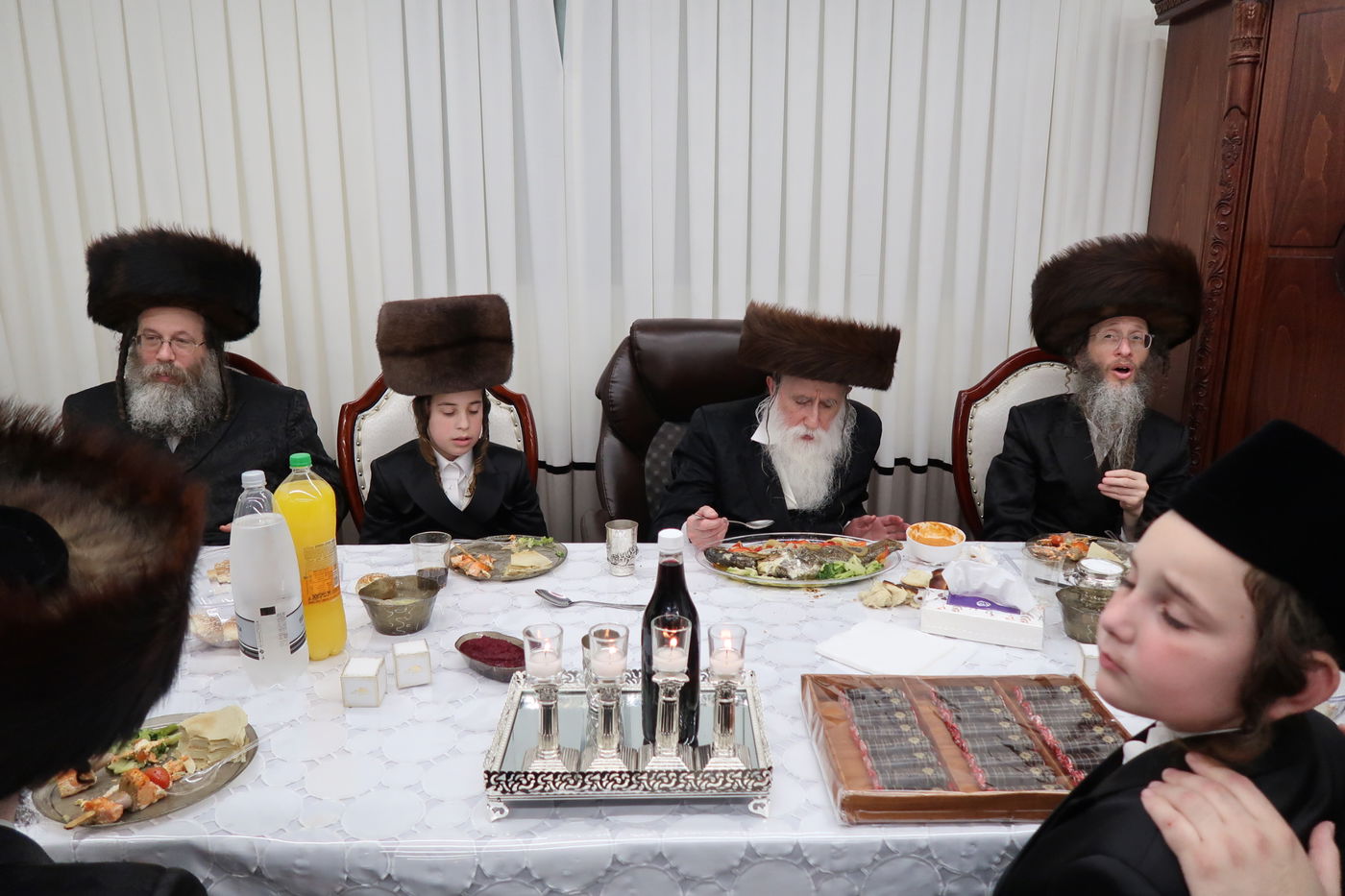 שמחת בר מצווה לנכד האדמו"ר ממכנובקא בעלזא