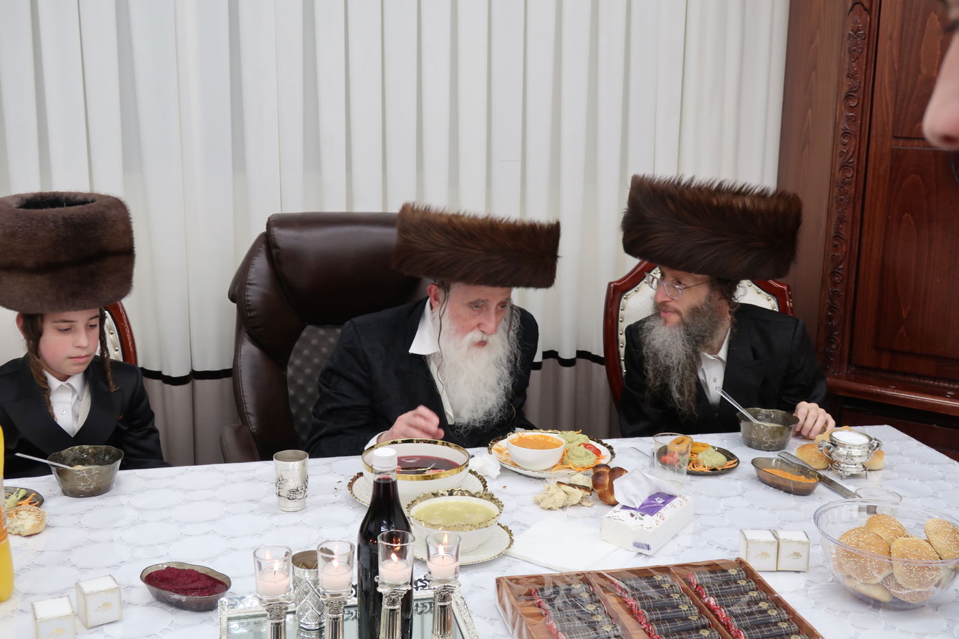 שמחת בר מצווה לנכד האדמו"ר ממכנובקא בעלזא