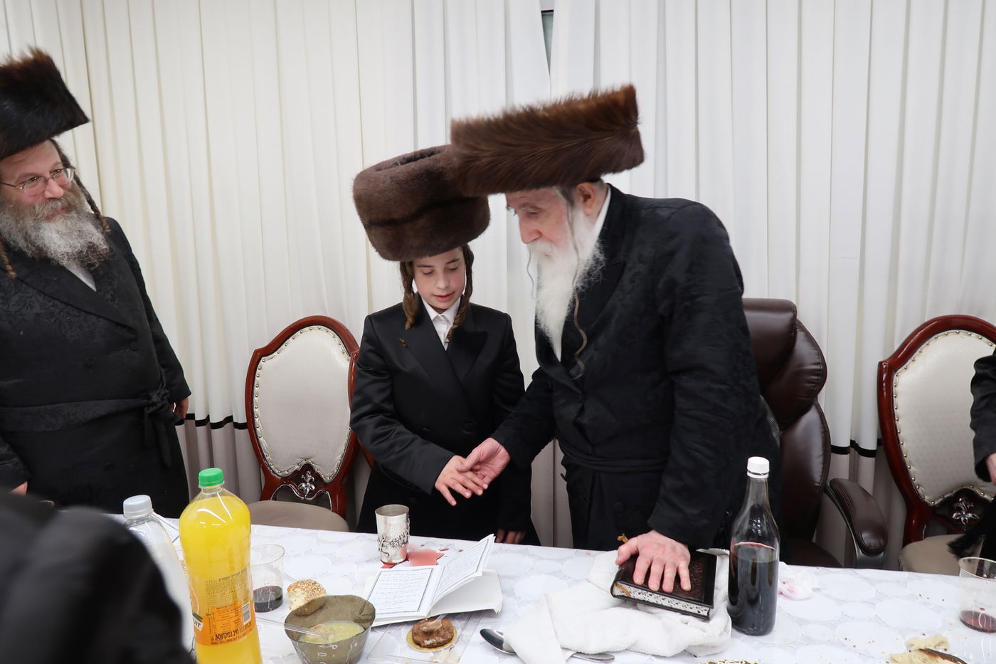 שמחת בר מצווה לנכד האדמו"ר ממכנובקא בעלזא