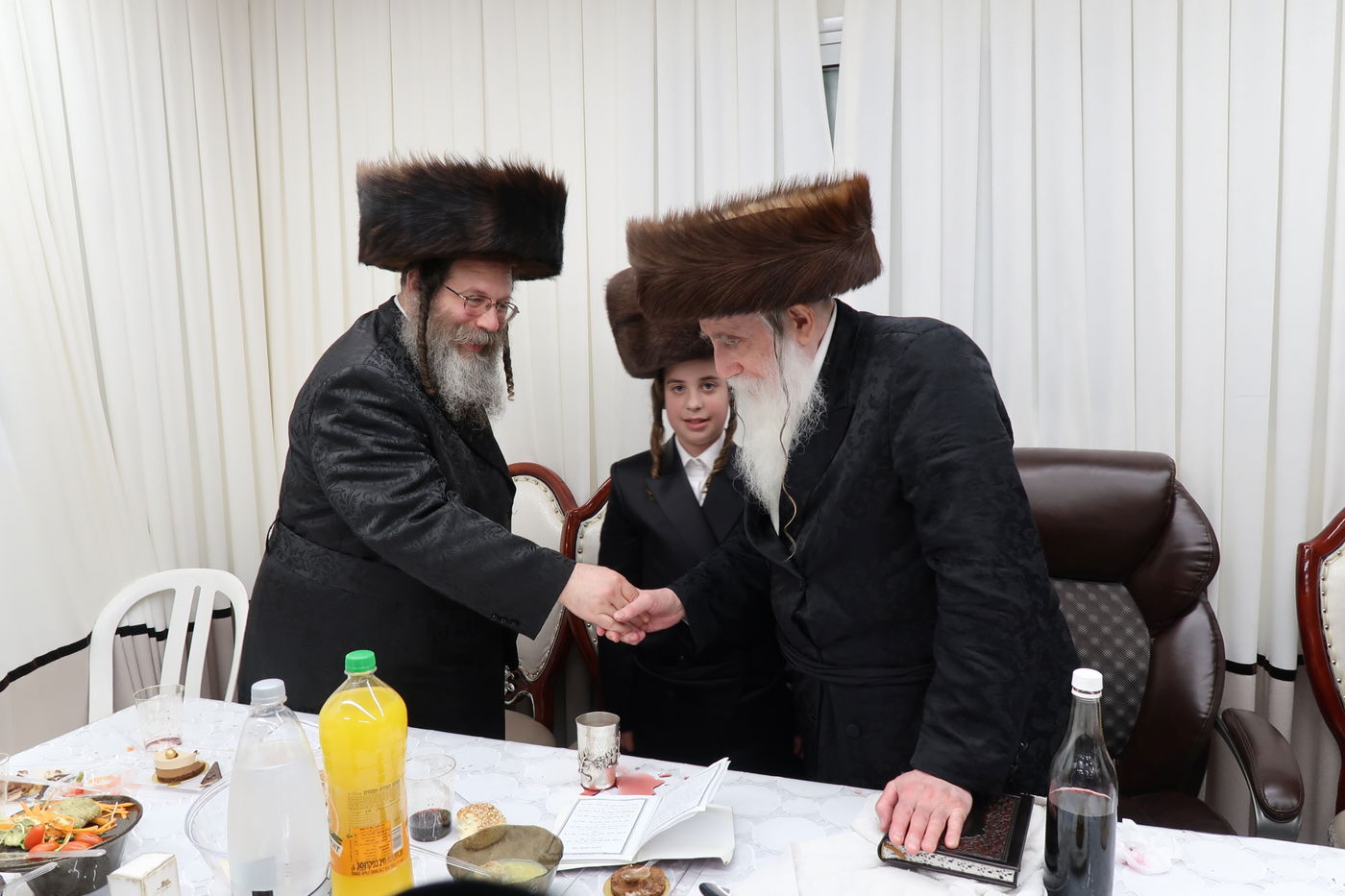 שמחת בר מצווה לנכד האדמו"ר ממכנובקא בעלזא