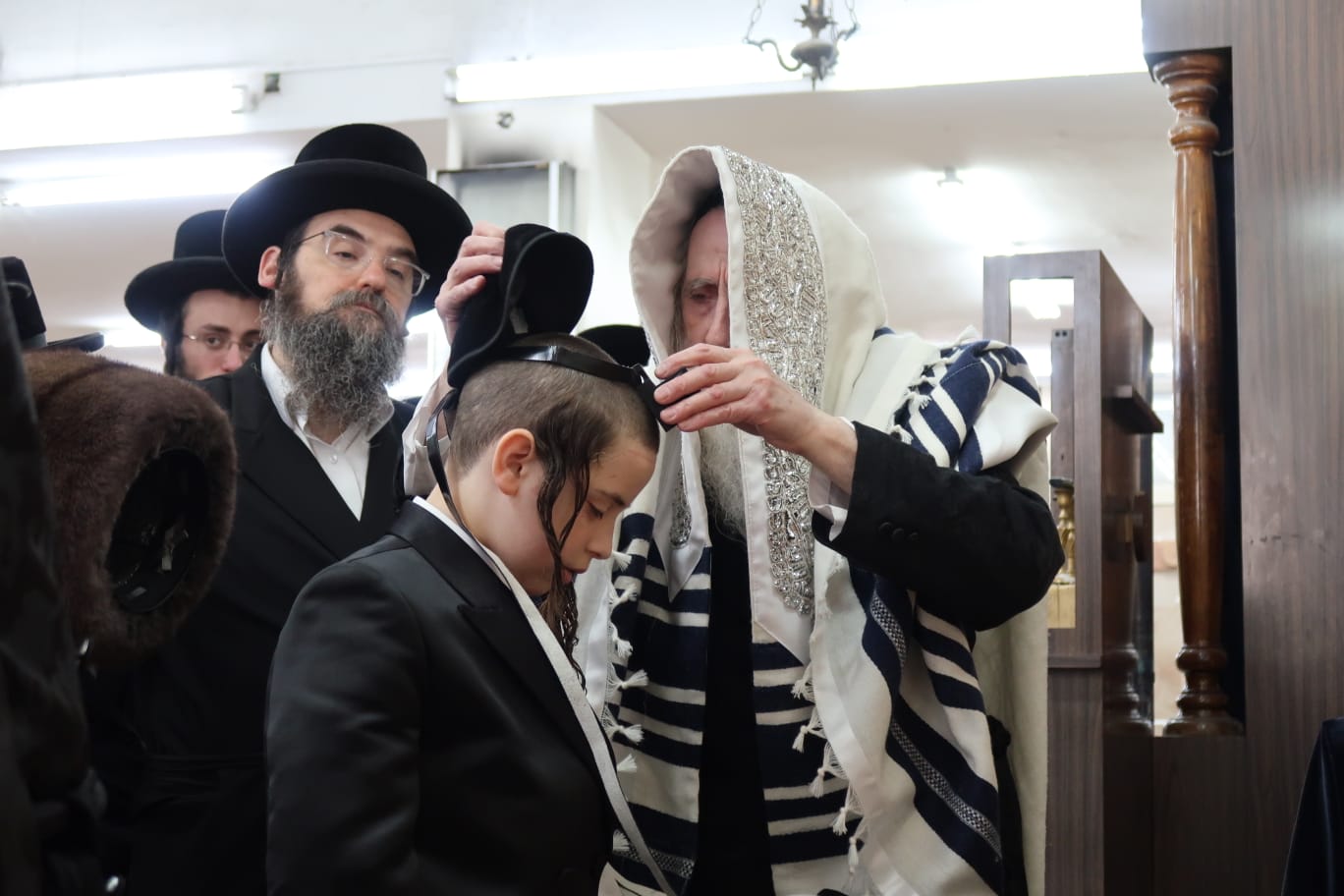 שמחת בר מצווה לנכד האדמו"ר ממכנובקא בעלזא