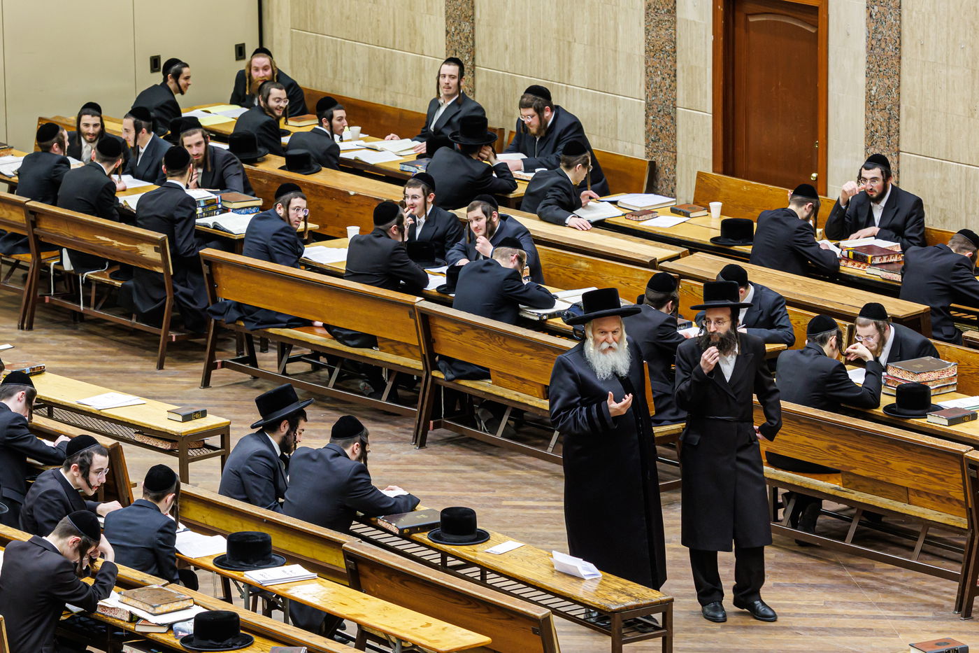 האדמו"ר מבאבוב בסיור בישיבת בין הזמנים