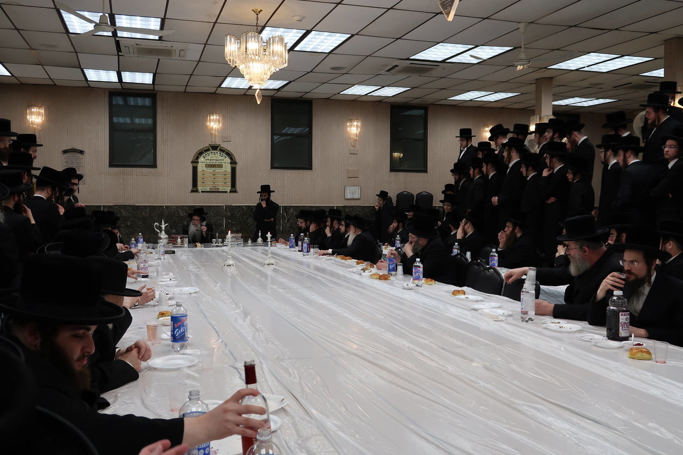 הילולא קדישא בחצה"ק צאנז זוויעהיל