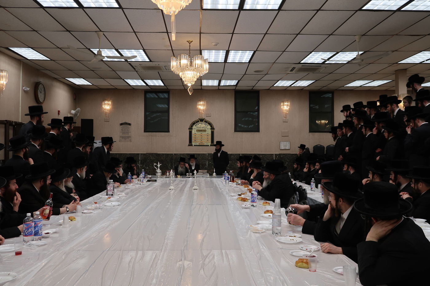 הילולא קדישא בחצה"ק צאנז זוויעהיל