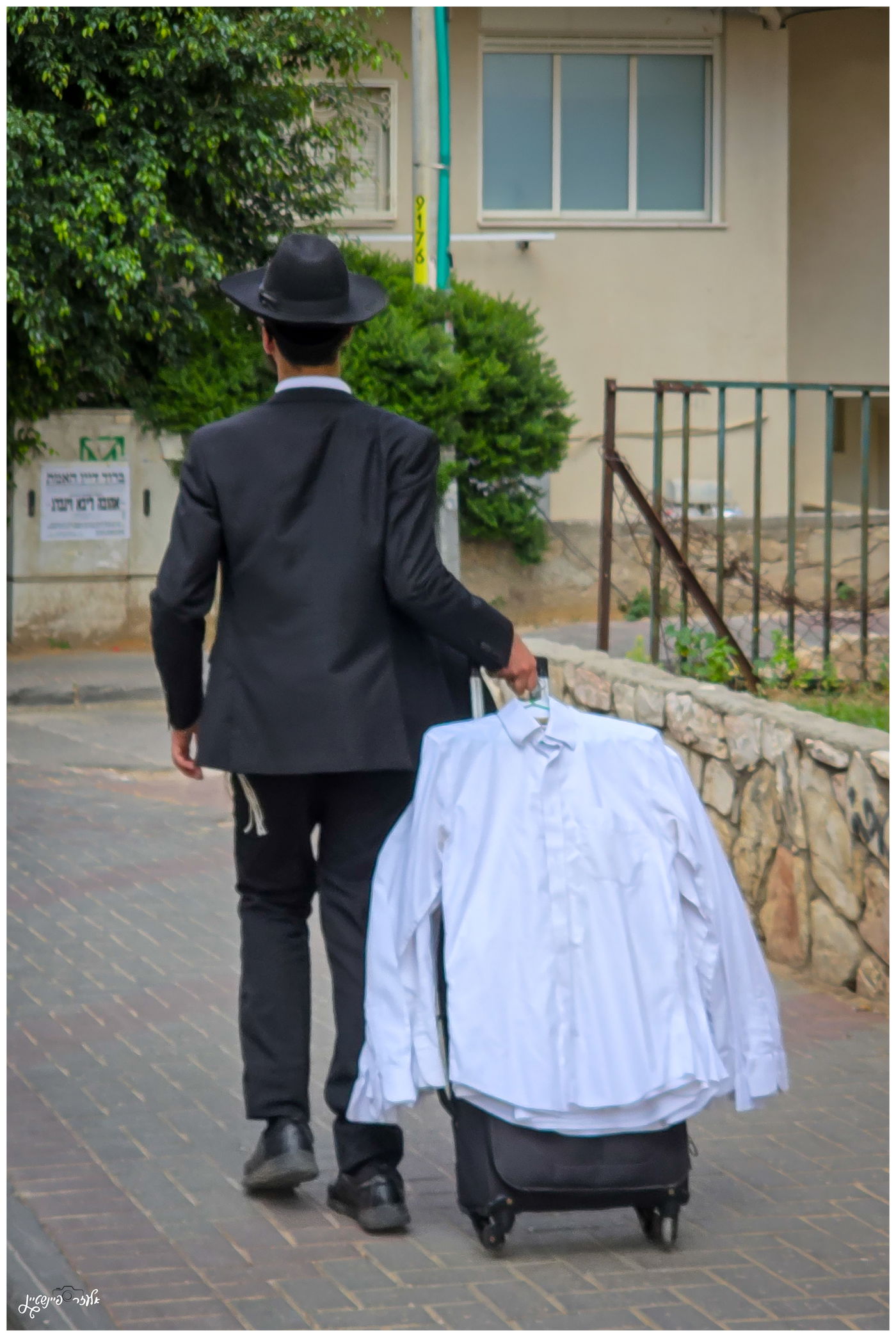 בחורי הישיבות חוזרים לישיבות בב"ב