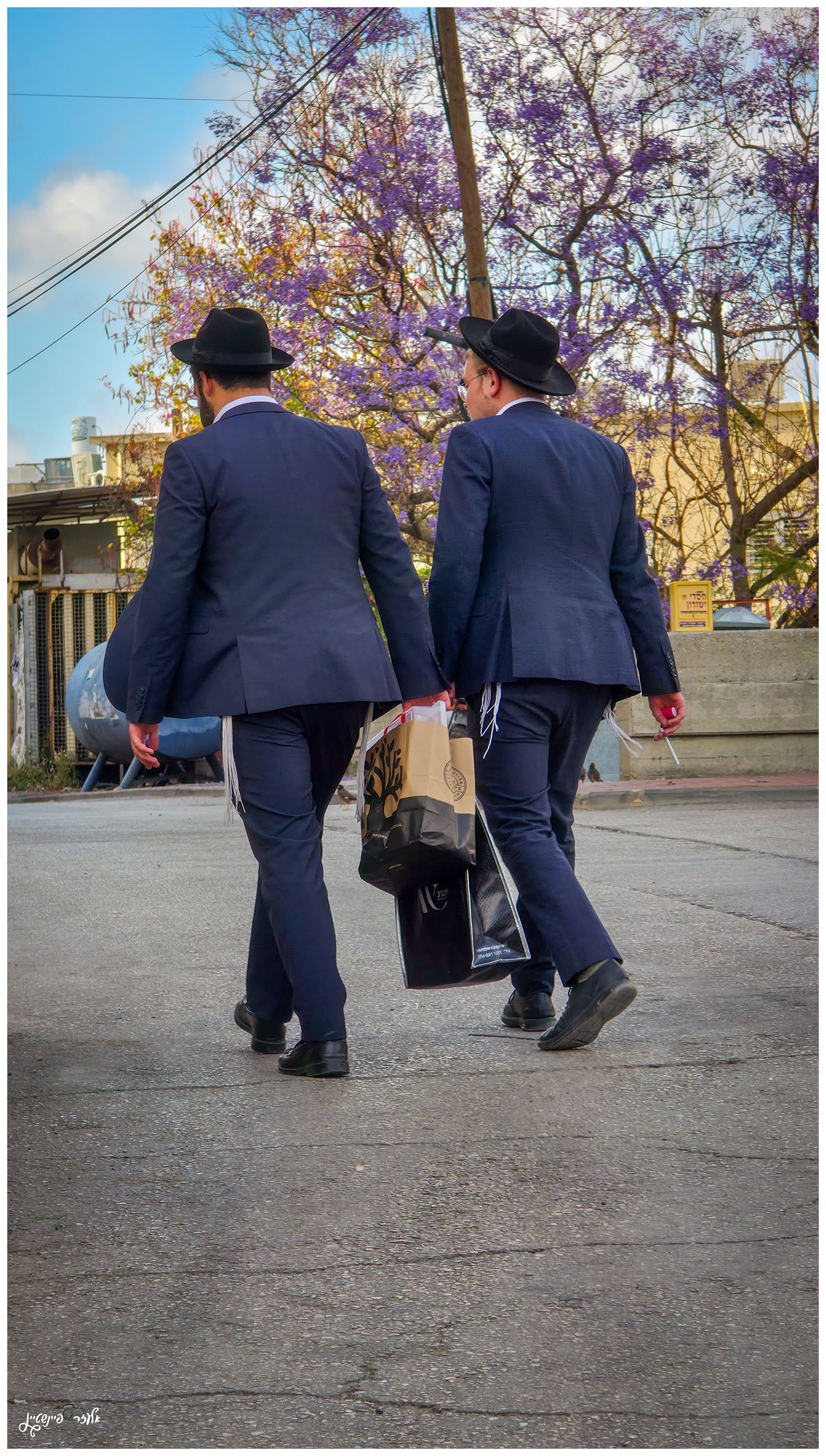בחורי הישיבות חוזרים לישיבות בב"ב