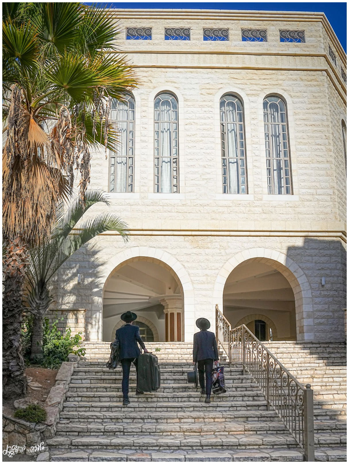 בחורי הישיבות חוזרים לישיבות בב"ב