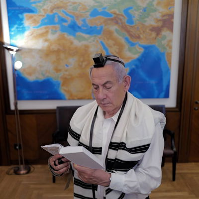 נתניהו מניח תפלין