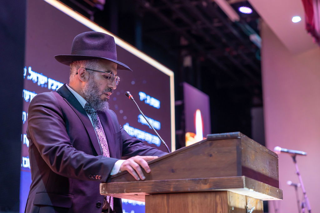 האירוע התקיים בשיתוף אתר ׳כיכר השבת׳ במסגרתו צפו הגולשים בערב המרגש בשידור חי