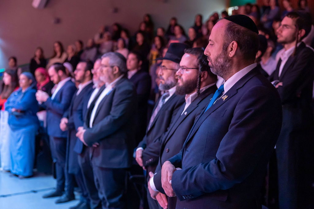 האירוע התקיים בשיתוף אתר ׳כיכר השבת׳ במסגרתו צפו הגולשים בערב המרגש בשידור חי